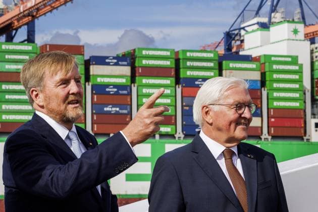 Den Haag, The Netherlands, 2026-06-10 17:31:35 THE HAGUE, 10-06-2026, Port of Rotterdam At the invitation of His Majesty the King - King Willem-Alexander and Queen Maxima, the Federal President of Germany, Frank-Walter Steinmeier, is paying a state visit to the Netherlands. He is accompanied by his wife, Elke Büdenbender. PHOTO: NLBeeld Robert Meerding In the photo: The visit of King Willem-Alexander and Federal President Steinmeier to the Port of Rotterdam begins with a tour of Porthos. During the tour, the King and the Federal President receive an explanation of the project s operation and visit the compressor facilities on the Maasvlakte. In the photo: King Willem-Alexander Credit: NL Beeld Robert Meerding Inc  Copyright: xx x