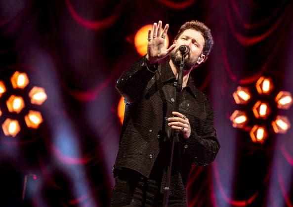 10.06.2026, xlakx, Entertainment,Calum Scott - The Avenoir Tour 2026 v.l. Der britische Singer-Songwriter Calum Scott tritt im Rahmen seiner The Avenoir Tour 2026 in der Max-Schmeling-Halle auf. Berlin *** 10 06 2026, xlakx, Entertainment,Calum Scott The Avenoir Tour 2026 v l British singer songwriter Calum Scott will be performing at the Max Schmeling Halle in Berlin as part of his The Avenoir Tour 2026 Daniel Lakomski
