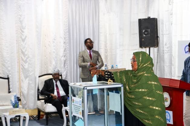 Members of parliament elect a state governor for the first time using a one person, one vote system in Somalia BAYDHABO, SOMALIA - JUNE 10: Members of parliament cast their votes during first time using a one person, one vote electoral system to determine the state governor in Baydhabo, Southwestern State, Somalia on June 10, 2026. Mohamud Ismail Kulane Anadolu Baydhabo Somalia. Editorial use only. Please get in touch for any other usage.  Copyright: x2026xAnadoluxMohamudxIsmailxKulanex
