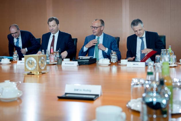 Kabinettsitzung, Bundesregierung, Auftakt Auftakt, Kabinettsitzung, Bundesregierung, Bundeskanzler, Friedrich Merz, Kanzleramtsminister, Thorsten Frei, Lars Klingbeil, Bundesfinanzminister, Vizekanzler, Alexander Dobrindt, Bundesinnenminister, Michael Meister, Staatsminister für Bund-Länder-Zusammenarbeit Berlin Berlin GER *** Cabinet meeting, Federal Government, Kick-off Kick-off, Cabinet meeting, Federal Government, Federal Chancellor, Friedrich Merz, Minister of the Chancellery, Thorsten Frei, Lars Klingbeil, Federal Minister of Finance, Vice-Chancellor, Alexander Dobrindt, Federal Minister of the Interior, Michael Meister, Minister of State for Federal State Cooperation Berlin Berlin GER