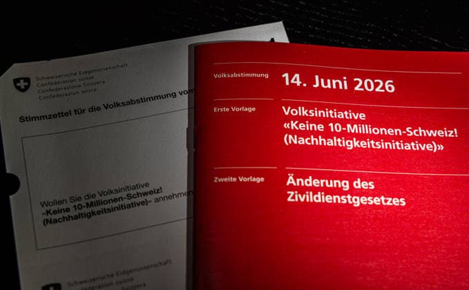 Federal referendum on June 14, 2026: Voting documents in Switzer Rafz, Switzerland, 4th Jun 2026: Voting materials for the Swiss referendum of June 14, 2026, including ballot papers and voting booklet for the initiative No 10-million-Switzerland sustainability initiative, as well as for the amendment of the Civil Service Act. *** Federal referendum on June 14, 2026 Voting documents in Switzer Rafz, Switzerland, 4th Jun 2026 Voting materials for the Swiss referendum of June 14, 2026, including ballot papers and voting booklet for the initiative No 10 million Switzerland sustainability initiative, as well as for the amendment of the Civil Service Act Copyright: xAndreasxHaasx