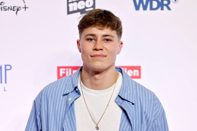 Schauspieler Oscar Nadermann bei der Premiere der RTL-Serie Mermaids to Lovers im Rahmen des 12. Seriencamp Festivals 2026 im Cinenova. Köln, 10.06.2026 NRW Deutschland *** Actor Oscar Nadermann at the premiere of the RTL series Mermaids to Lovers as part of the 12 Series Camp Festival 2026 at Cinenova Cologne, 10 06 2026 NRW Germany Copyright: xChristophxHardtx
