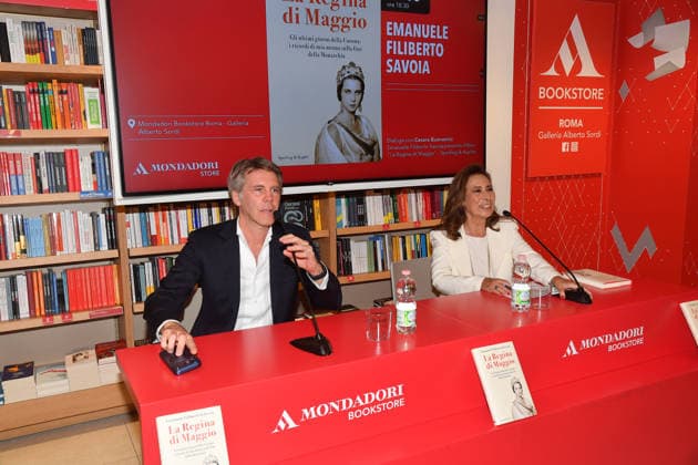 IPA85563422 - Rome, Alberto Sordi Gallery, Mondadori Bookstore: Presentation of Emanuele Filiberto’s book *La Regina di Maggio*; Pictured: Emanuele Filiberto and Cesara Buonamici  Copyright: xVincenzoxLandix xVincenzoxLandix 85563422