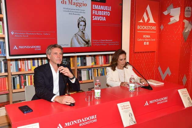IPA85563423 - Rome, Alberto Sordi Gallery, Mondadori Bookstore: Presentation of Emanuele Filiberto’s book *La Regina di Maggio*; Pictured: Emanuele Filiberto and Cesara Buonamici  Copyright: xVincenzoxLandix xVincenzoxLandix 85563423