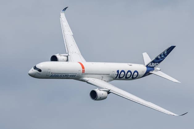 Eröffnungsrundgang auf der ILA Flugprogramm mit dem Airbus 350- 1000 bei der ILA in Berlin-Brandenburg am 10.06.2026. Berlin Deutschland *** Opening tour of the ILA Flight program with the Airbus 350 1000 at the ILA in Berlin Brandenburg on 10 06 2026 Berlin Germany