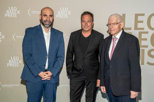 ABB LEOBAECK- Ahmad Mansour Dieter Nuhr Kabaretist und Preistraeger Joseph Schuster, Praesident des Zentralrats der Juden in Deutschland bei der Verleihung des Leo-Baeck-Preises in den Wilhelm Studios am 10.06.2026 in Berlin Berlin Deutschland *** ABB LEOBAECK Ahmad Mansour Dieter Nuhr Cabaret artist and award winner Joseph Schuster, President of the Central Council of Jews in Germany at the Leo Baeck Award ceremony at the Wilhelm Studios on 10 06 2026 in Berlin Berlin Germany
