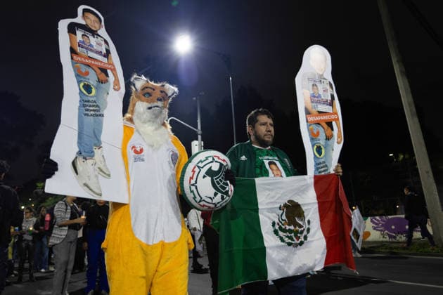 June 10, 2026, Mexico City, Mexico: Relatives of missing persons and search collectives took part in the Light Up the Search march from the rail station to the Banorte Stadium in Mexico City. The mobilization was part of a series of protests and actions organized in the context of the opening of the 2026 FIFA World Cup to draw attention to Mexico s disappearance crisis and demand truth, justice and effective search mechanisms. Mexico City Mexico - ZUMAl178 20260610_znp_l178_033 Copyright: xCristianxLeyvax