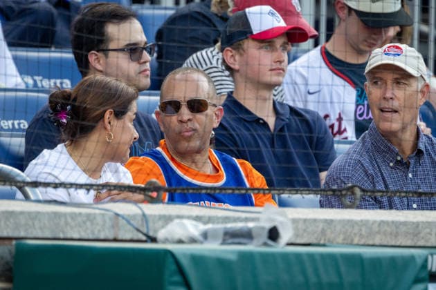 Congressional Baseball Game in Washington, DC WASHINGTON, DC, UNITED STATES - JUNE 10: House Minority Leader Hakeem Jeffries (D-NY) is seen in the stands during the Congressional Baseball Game at Nationals Park in Washington, DC, United States, on June 10, 2026. Nathan Posner Anadolu Washington, DC United States. Editorial use only. Please get in touch for any other usage.  Copyright: x2026xAnadoluxNathanxPosnerx