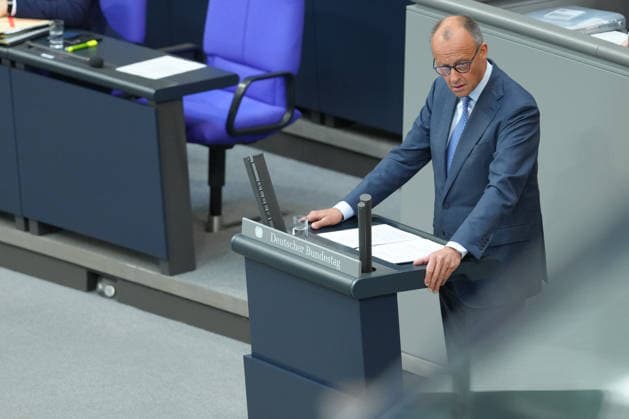 Deutscher Bundestag, 83. Plenarsitzung Sitzung Bundeskanzler Friedrich Merz (CDU) bei seiner Regierungserklaerung zum Europaeischen Ra bei der 83. Sitzung des Deutschen Bundestag in Berlin, 11.06.2026 Berlin Berlin Deutschland *** German Bundestag, 83 Plenary Session Session Federal Chancellor Friedrich Merz CDU during his government statement on the European Ra at the 83rd session of the German Bundestag in Berlin, 11 06 2026 Berlin Berlin Germany