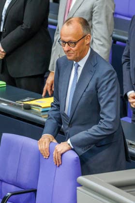Bundestag Bundeskanzler Friedrich Merz (CDU) im Deutschen Bundestag am 11.06.26 in Berlin. Berlin Berlin Deutschland Bundestag *** Bundestag Federal Chancellor Friedrich Merz CDU in the German Bundestag on 11 06 26 in Berlin Berlin Berlin Germany Bundestag
