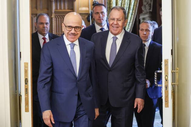 RUSSIA, MOSCOW - JUNE 11, 2026: Russia s Foreign Minister Sergei Lavrov (R) and Bahrain s Minister of Foreign Affairs Abdullatif bin Rashid Al Zayani hold a meeting at the Reception House of the Foreign Ministry. Valery Sharifulin TASS  93659311