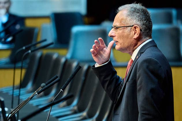 - Wien 11.06.2026 - Debatte Budget Österreichisches Parlament - Der Nationalrat trat heute im Hohen Haus zu einer regluären Nationalratssitzung zusammen. Haupthema war die gestrige Budgetrede des Finanzministers und die Debatte darüber. PHOTO: Finanzminister Markus Marterbauer (SPÖ) auf der Regierungsbank.. Vienna (AUSTRIA) - Austrian Parliament National Council session - The National Council met today in Parliament for a regular National Council session. The topic of the plenary session was the Budget Speech by the Austrian Minister of Finance. Budget, Finanzen, Staatsfinanzen, Geld, Steuern, Ausgaben, Einnahmen, Regierung, echtes Dopelbudet 2027 28 , 2028, Schulden, Nationalratssitzung, Nationalrat SItzung Debatte zu Budgetprä 