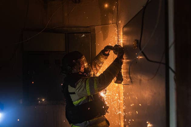 Firefighters respond after drone strike hits residential building in Druzhkivka DRUZHKIVKA, UKRAINE - JUNE 11: Ukrainian firefighters extinguish a fire, while under constant threat from drones, following a Russian drone strike on a residential building in Druzhkivka, Ukraine, on June 11, 2026. Diego Herrera Carcedo Anadolu Druzhkivka Ukraine. Editorial use only. Please get in touch for any other usage.  Copyright: x2026xAnadoluxDiegoxHerreraxCarcedox