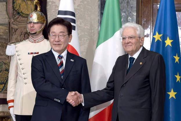 June 11, 2026, Rome, Rome, Italy: President Sergio Mattarella and President Lee Jae Myung of the Republic of Korea, Rome, 11 06 2020 *** Local Caption *** Roma - Il Presidente Sergio Mattarella e il Presidente della Repubblica di Corea Lee Jae Myung, oggi 11 giugno 2026 Rome Italy  - ZUMAa289 20260611_zia_a289_123 Copyright: xPaoloxGiandottix xAgfx