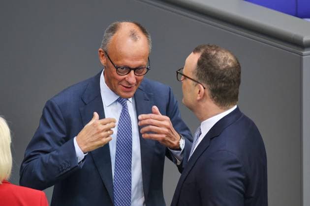 Berlin, Deutschland, 11.06.2026: Deutscher Bundestag: 83. Bundestagssitzung: Bundeskanzler Friedrich Merz (CDU) und Jens Spahn (CDU) *** Berlin, Germany, 11 06 2026 German Bundestag 83 Bundestag session Federal Chancellor Friedrich Merz CDU and Jens Spahn CDU Copyright: xdtsxNachrichtenagenturx dts_122617