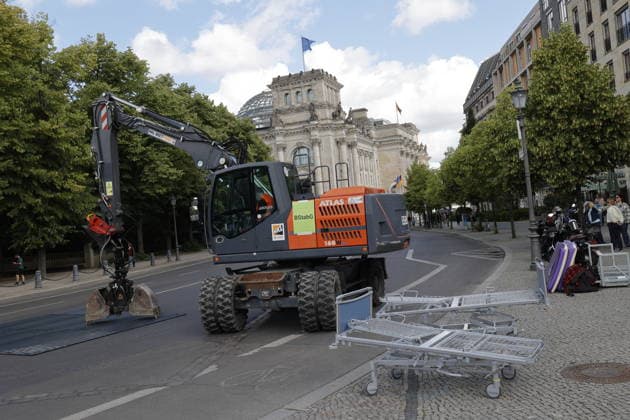 Deutschland, Berlin, Platz des 18. März am Brandenburger Tor, Krankenhausversorgung darf nicht kaputtgespart werden!Kundgebung der Berliner Krankenhäuser und von ver.di! *** Germany, Berlin, Platz des 18 März am Brandenburger Tor, Hospital care must not be cut back Rally of Berlin hospitals and ver di