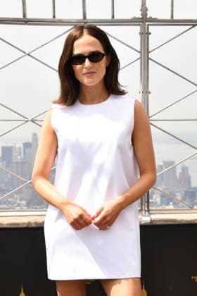 NEW YORK, NY- JUNE 11: Zoey Deutch pictured at the Empire State Building promoting the Sony Pictures Classic ˜Gail Daughtry and the Celebrity Sex Pass™ on June 11, 2026 in New York City. Copyright: xmpi099x