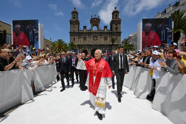 IPA85581555 - Spain, Vatican, June 11, 2026: Pope Leo XIV greets people during a meeting with bishops, priests, deacons, religious, seminarians, and pastoral workers in the Cathedral of Saint Anne in Las Palmas on the Canary Island of Gran Canaria, a place accustomed to the arrival of migrants,Photograph by VATICAN MEDIA Catholic Press Photo  Copyright: xVATICANxMEDIA CPPx xVATICANxMEDIA CPPx 85581555