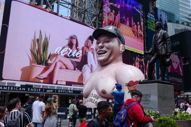 New York, NY- June 11th: A Giant Inflatable Sculpture of Elon Musk in Times Square Manhattan on June 11, displays the statement Ã¢â‚¬oeSpace XÃ¢â‚¬â ¢s Grok Makes AI Child PornÃ¢â‚¬Â.on June 11, 2026 Credit: Camara Porter USA - ZUMAa123 20260611_zaa_a123_014 Copyright: xAdMediax