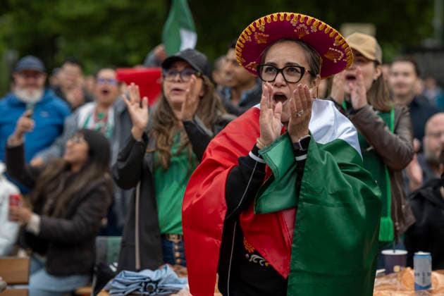 June 11, 2026, Stockholm, Sweden: Football fans gather in central Stockholm, Sweden, on June 11, 2026, to watch the opening match of the 2026 FIFA World Cup between Mexico and South Africa. The public viewing event attracted members of the Mexican community and football supporters who came together to celebrate the start of the tournament. Sweden - ZUMAa136 20260611_zap_a136_004 Copyright: xJoelxLindhex