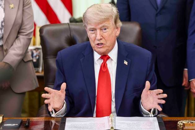 June 11, 2026, Washington, District Of Columbia, USA: US President Donald Trump speaks to reporters about restoring commercial fishing access to areas of the Pacific during a signing ceremony in the Oval Office of the White House in Washington, DC, USA, 11 June 2026 Washington USA  - ZUMAs152 20260611_faa_s152_039 Copyright: xShawnxThewx-xPoolxviaxCNPx