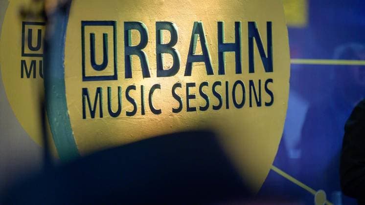 Essen: URBAHN Music Session mit Til Brönner ** NUR FÜR REDAKTIONELLE ZWECKE ** EDITORIAL USE ONLY **<p>Til Brönner und Benny &amp; Joyce bei der URBAHN Music Session am Donnerstag, den 11.06.2026, auf der Mittelebene der Station Rathaus in Essen. Copyright: UwexErnst *** Essen URBAHN Music Session with Til Brönner FOR EDITORIAL PURPOSES ONLY EDITORIAL USE ONLY p Til Brönner and Benny amp Joyce at the URBAHN Music Session on Thursday, 11 06 2026, on the middle level of the Rathaus station in Essen Copyright UwexErnst Copyright: UwexErnst doc868waha192h1k9k8vfcc ,EDITORIAL USE ONLY
