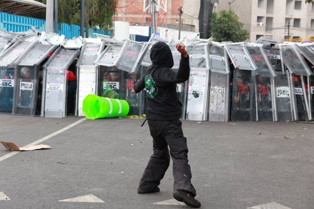 Demonstrators clash with police during the World Cup opener in Mexico City MEXICO CITY, MEXICO - JUNE 11: Demonstrators clash with riot police near Banorte Stadium during the World Cup opener, in Mexico City, Mexico on June 11, 2026. Thousands of demonstrators marched toward Banorte Stadium to protest against the World Cup, while some clashed with riot police outside the stadium where the World Cup opener was taking place. Daniel Cardenas Anadolu Mexico City Mexico. Editorial use only. Please get in touch for any other usage.  Copyright: x2026xAnadoluxDanielxCardenasx