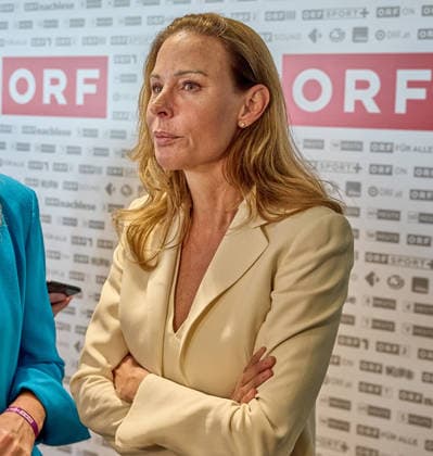 - Wien 11.06.2026 - Wahl ORF-Generaldirektor - Heute fand im ORF-Zentrum die vorgezogene Wahl des neuen Generaldirektors durch den ORF-Stiftungsrat statt. 9 Kandidatinnen waren zum heutigen Heraing vor dem Stiftungsrat geladen. PHOTO: Exxpress-Herausgeberin Eva Schütz kurz nach ihrem Hearing in der Medienlounge. Vienna (AUSTRIA) - Election of the ORF Director-General – Today, the ORF Foundation Board held an early election for the new Director-General at the ORF Centre. Österreichischer Rundfunk, öffentlich rechtlicher, Staatsfunk, Generaldirektorin, Wahl, ORF, TV, Radio, Stiftungsrat, Generaldirektor, ORF Wahl Generaldirektor *** Vienna 11 06 2026 Election ORF Director General Today the ORF Foundation Board held an early electio 