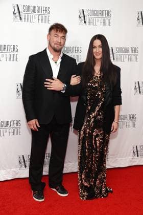 Souleye, Alanis Morissette at arrivals for 2026 Songwriters Hall of Fame, New York Marriott Marquis Hotel, New York, NY, June 11, 2026. Photo By: Kristin Callahan Everett Collection 2026 Songwriters Hall of Fame PUBLICATIONXNOTxINxCANxCHNxFRAxITAxJPNxNORxPOLxRUSxESPxUKxUSA