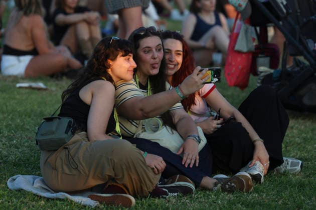 June 11, 2026, Porto, Portugal: Friends take selfies while watching concerts on the first day of the Primavera Sound Porto festival. Porto Portugal  - ZUMAs197 20260611_aaa_s197_139 Copyright: xRitaxFrancax