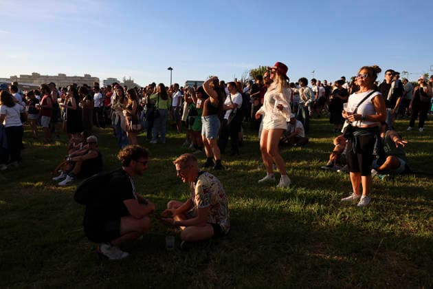 June 11, 2026, Porto, Portugal: Festival goers watch the concerts on the first day of the Primavera Sound Porto festival. Porto Portugal  - ZUMAs197 20260611_aaa_s197_143 Copyright: xRitaxFrancax