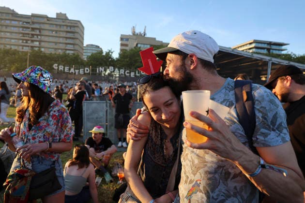 June 11, 2026, Porto, Portugal: Friends hug each other while watching the concerts on the first day of the Primavera Sound Porto festival. Porto Portugal - ZUMAs197 20260611_aaa_s197_125 Copyright: xRitaxFrancax
