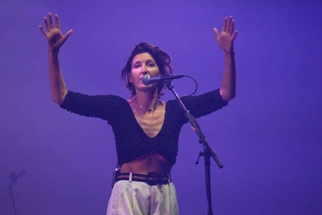 Warpaint Perform at Meltdown Festival 2026, Royal Festival Hall, London, UK - 11 June 2026 Lead singer guitarist Emily Kokal of American indie rock band Warpaint performs at The Meltdown Festival at Royal Festival Hall in London, England, UK on Thursday 11 June 2026., Credit:Justin Ng Avalon UK, England, London, Royal Festival Hall  Copyright: xJustinxNgx xAvalonx 1109570405