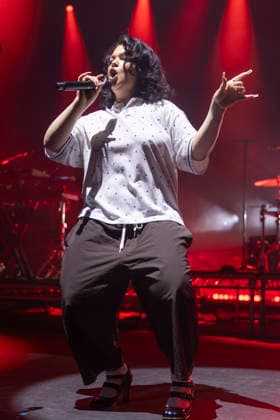 Lola Young performs at Manchester Apollo Lola Young performs at Manchester Apollo, Manchester, England, 11th June 2026, Credit:Mike Gray MIKE GRAY - B4227 Avalon  Copyright: xMikexGrayx xMIKExGRAYx-xB4227x xAvalonx 1109565905