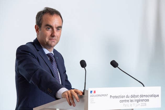 Paris: S. Lecornu protection debat democratique contre les ingerences Conference de presse de Sebastien Lecornu, Premier ministre concernant la protection du debat democratique contre les ingerences, avec Marc Antoine Brillant du service de vigilance et de protection contre les ingerences numeriques etrangeres VIGINUM et Nicolas Roche du SGDSN, le 11 juin 2026 au Secretariat general de la defense et de la securite nationale SGDSN a Paris. Paris, Photo by Isabelle Harsin Pool ABACAPRESS.COM PARIS ILE DE FRANCE France  Copyright: xHarsinxIsa Pool ABACAx