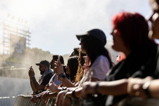 Primavera Sound Porto kicks off at city park - 11 Jun 2026 Festival?goers watch Inês Marques Lucas performing during the Primavera Sound Porto 2026 at Parque da Cidade on the first day of the festival. Porto Portugal Copyright: xDiogoxBaptistax xSOPAxImagesx DB_PS261DAY_0023