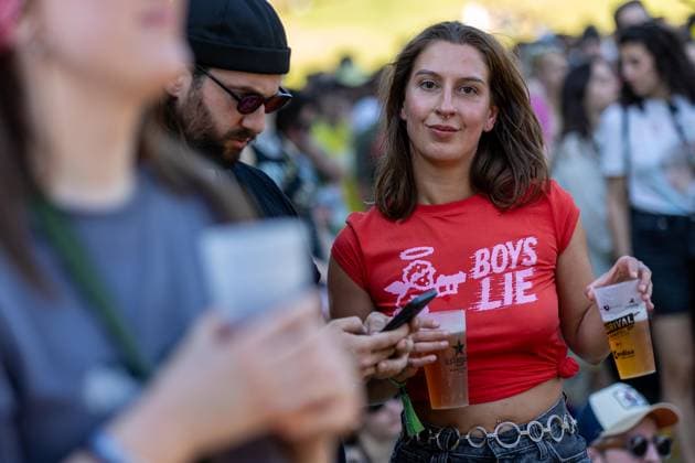 Primavera Sound Porto kicks off at city park - 11 Jun 2026 Festival?goers attend a concert during the Primavera Sound Porto 2026 at Parque da Cidade on the first day of the festival. Porto Portugal Copyright: xDiogoxBaptistax xSOPAxImagesx DB_PS261DAY_0034