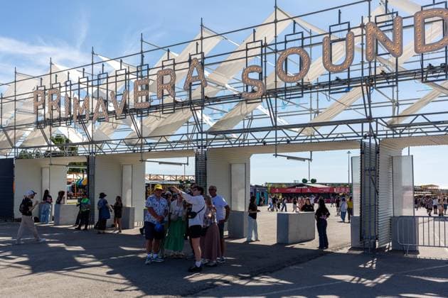 June 11, 2026, Porto, Portugal: People walk through the main entrance of Primavera Sound Porto 2026 at Parque da Cidade. Porto Portugal  - ZUMAs197 20260611_aaa_s197_571 Copyright: xDiogoxBaptistax