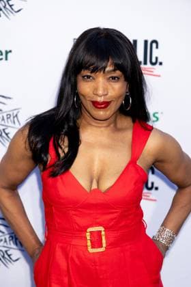 Angela Bassett at arrivals for Opening Night of Free Shakespeare in the Park s ROMEO & JULIET, The Delacorte Theater in Central Park, New York, NY, June 11, 2026. Photo By: Ryan Billings Everett Collection Opening Night of Free Shakespeare in the Park s ROMEO & JULIET PUBLICATIONXNOTxINxCANxCHNxFRAxITAxJPNxNORxPOLxRUSxESPxUKxUSA