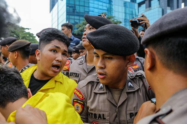 June 12, 2026, Jakarta, Java, Indonesia: University students take part in a protest against government policies, including how to mitigate rupiah depreciation, free meals programme, and 92-octane gasoline rising fuel prices, in Jakarta, Indonesia, June 12, 2026. Jakarta Indonesia - ZUMAp283 20260612_zip_p283_017 Copyright: xClaudioxPramanax
