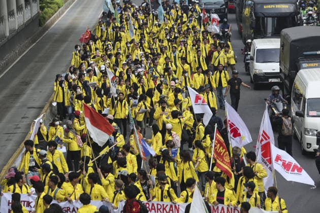 Students Protest Against Government Policies in Jakarta, Indonesia JAKARTA, INDONESIA - JUNE 12: Students participate in a protest at in Jakarta, Indonesia, on June 12, 2026. Protesters criticized several government policies and called for lower prices of basic goods and fuel, an end to alleged wasteful state spending, the termination of the Free Nutritious Meals (MBG) program and Merah Putih Village Cooperative project, and end to military involvement in civilian affairs. Agoes Rudianto Anadolu Jakarta Indonesia. Editorial use only. Please get in touch for any other usage.  Copyright: x2026xAnadoluxAgoesxRudiantox