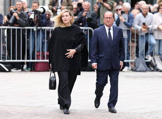 Bernadette Chirac Funeral - Paris Julie Gayet and Francois Hollande during funeral ceremony of Bernadette Chirac, widow of former French president Jacques Chirac at Sainte-Clotilde basilica in Paris, France on June 12, 2026. Bernadette Chirac died on June 5, 2026, aged 93. Photo by Jerome Domine ABACAPRESS.COM Paris France  Copyright: xDominexJerome ABACAx
