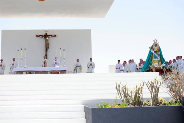 Holy Mass presided over by Pope Leo XIV in the port of Santa Cruz de Tenerife Pope Leo XIV presides at the celebration of the Mass in Santa Cruz de Tenerife, Canary Islands, Spain, on June 12, 2026 This historic open-air Eucharist, held on the esplanade of the port of the capital of Tenerife, brings together thousands of faithful from all the islands of the Western Province as part of the last great liturgical gathering of his apostolic journey through the Canary Islands, brings together thousands of faithful from all the islands of the Western Province as part of the last great liturgical gathering of his apostolic journey through the Canary Islands 12 JUNE 2026 PAPAL VISIT Germán L Maymo Santa Cruz de Tenerife, Canary Islands Ca Santa Cr  Copyright: xGermanxL.xMaymo ACFIx 7591993