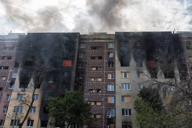Aftermath of Russian attack on Ukraine s Druzhkivka DRUZHKIVKA, UKRAINE - JUNE 12: A residential building on fire following the impact of a Russian FPV drone in Druzhkivka, Ukraine, 12 June 2026 Diego Herrera Carcedo Anadolu Druzhkivka Ukraine. Editorial use only. Please get in touch for any other usage.  Copyright: x2026xAnadoluxDiegoxHerreraxCarcedox