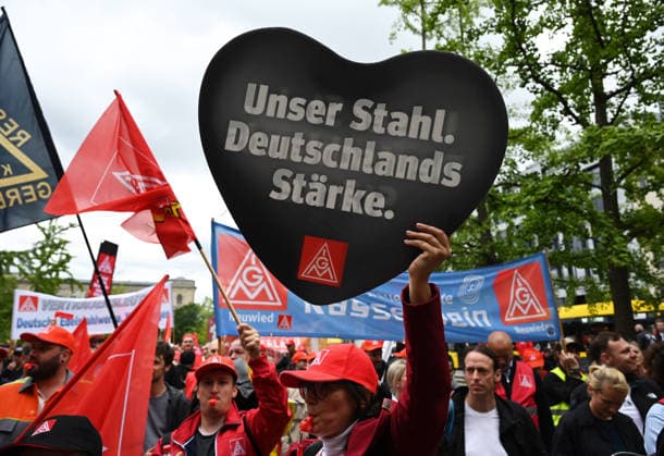 Rally of steel industry employees in Berlin BERLIN, GERMANY - JUNE 12: Steel industry employees take part in a rally in support of the steel sector in Berlin, Germany, on June 12, 2026. The rally, led by IG Metall, marched from the Brandenburg Gate to the Federal Ministry for Economic Affairs, calling for support for the German steel industry and urging not to abandon industry modernization programs. Volodymyr Sindieiev Anadolu Berlin Germany. Editorial use only. Please get in touch for any other usage.  Copyright: x2026xAnadoluxVolodymyrxSindieievx