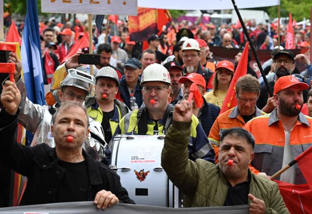 Rally of steel industry employees in Berlin BERLIN, GERMANY - JUNE 12: Steel industry employees take part in a rally in support of the steel sector in Berlin, Germany, on June 12, 2026. The rally, led by IG Metall, marched from the Brandenburg Gate to the Federal Ministry for Economic Affairs, calling for support for the German steel industry and urging not to abandon industry modernization programs. Volodymyr Sindieiev Anadolu Berlin Germany. Editorial use only. Please get in touch for any other usage.  Copyright: x2026xAnadoluxVolodymyrxSindieievx