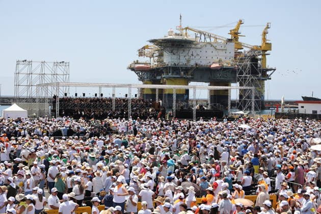 Holy Mass presided over by Pope Leo XIV in the port of Santa Cruz de Tenerife Numerous people attended the celebration of the Mass presided over by Pope Leo XIV, on June 12, 2026, in Santa Cruz de Tenerife, Canary Islands, Spain This historic open-air Eucharist, held on the esplanade of the port of the capital of Tenerife, brings together thousands of faithful from all the islands of the Western Province as part of the last great liturgical gathering of his apostolic journey through the Canary Islands 12 JUNE 2026 PAPAL VISIT Alejandro J Rosa Santa Cruz de Tenerife, Islas Ca Santa Cruz de Tenerife, Islas Ca Spain  Copyright: xAlejandroxJ.xRosa ACFIx 7592023