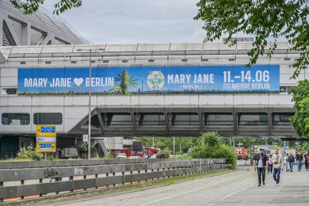 Außenansicht, Messedamm Poster, Plakat, Mary Jane Berlin - Cannabis Messe 2026, Messegelände, Westend, Charlottenburg, Berlin, Deutschland *** Exterior view, Messedamm poster, poster, Mary Jane Berlin Cannabis Fair 2026, exhibition grounds, Westend, Charlottenburg, Berlin, Germany
