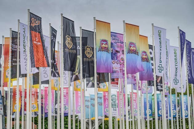 Flaggen, Logos, Fahnen, Mary Jane Berlin - Cannabis Messe 2026, Messegelände, Westend, Charlottenburg, Berlin, Deutschland *** Flags, logos, banners, Mary Jane Berlin Cannabis Fair 2026, exhibition grounds, Westend, Charlottenburg, Berlin, Germany