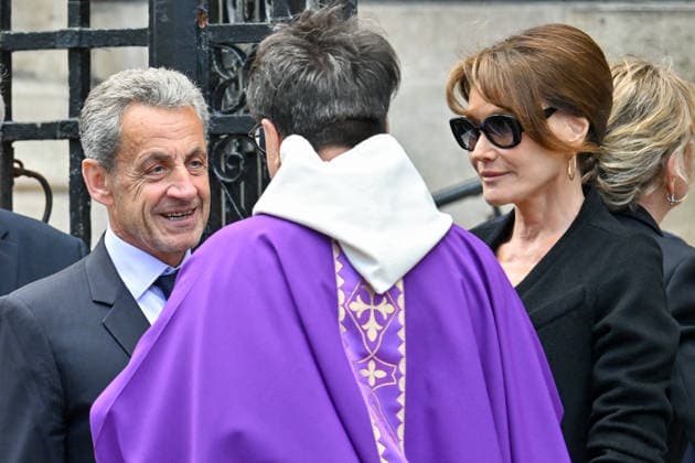 Nicolas Sarkozy and his wife Carla Bruni at the funeral of B Chirac in the Sainte Clotilde Basilica in Paris 7th arrondissement on June 12, 2026 The former first lady of France died on June 5, 2026 at the age of 93 Jacovides Liewig Bestimage The funeral of B Chirac in the Sainte Clotilde Basilica in Paris 7th arrondissement on June 12, 2026 The former first lady of France died on June 5, 2026 at the age of 93 Paris France  Copyright: xJacovidesx xLiewigx xBestimagexJacovidesx xLiewigx xBestimagex